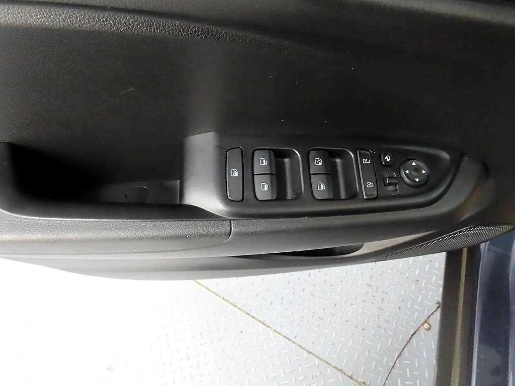 HYUNDAI Venue - Vista 11