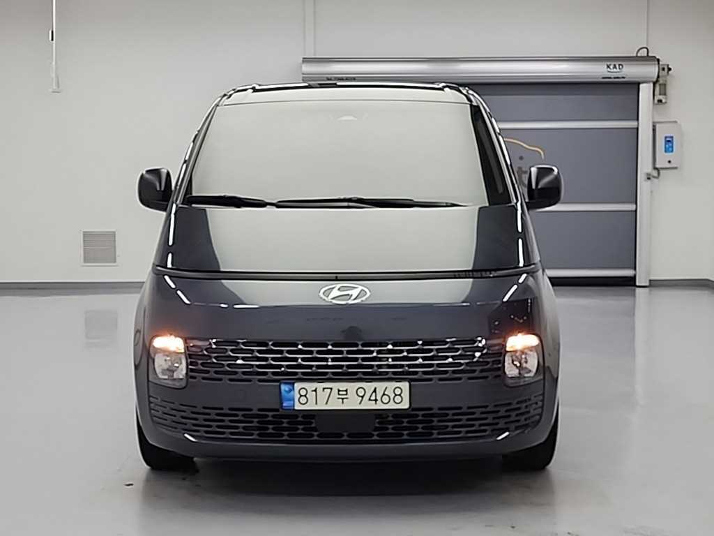 HYUNDAI Staria - Vista 2
