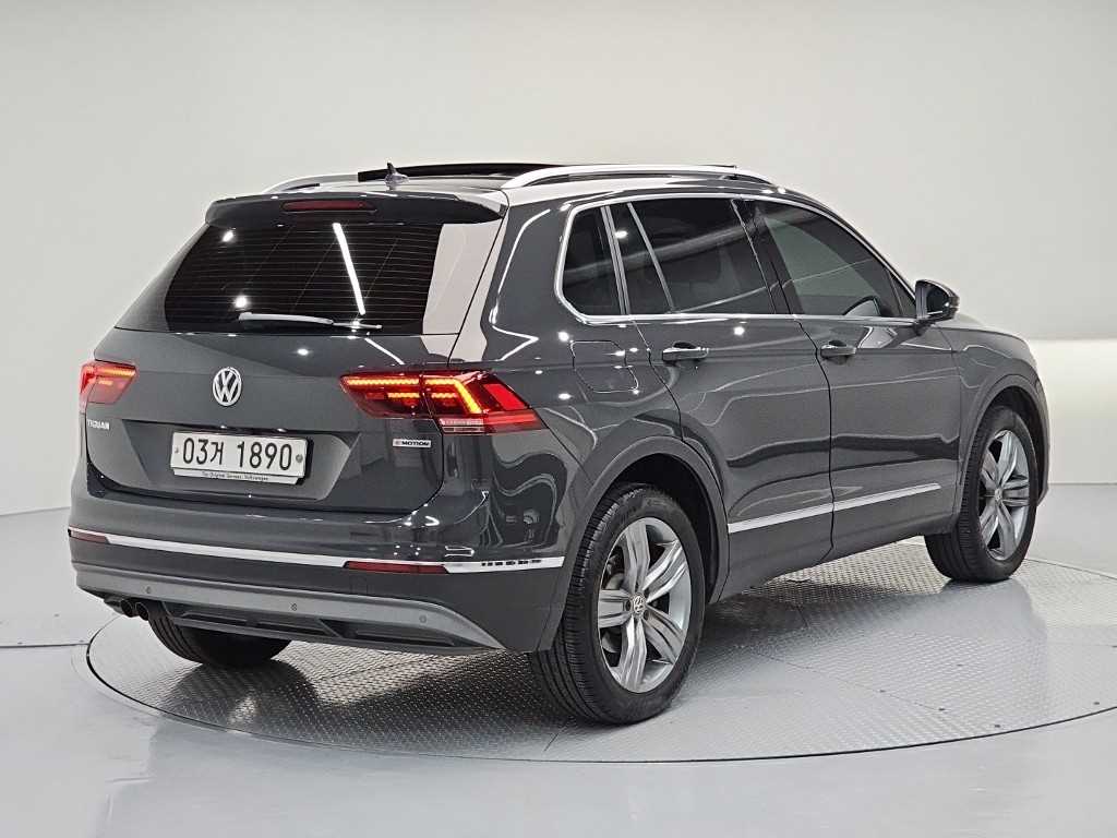 Volkswagen Tiguan - Vista 4
