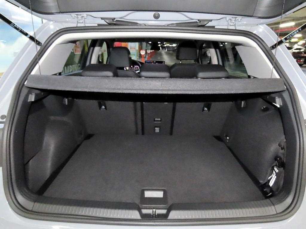 Volkswagen Golf 2025 Gris - Importación desde Corea - HF Imports Iquique - Foto 18