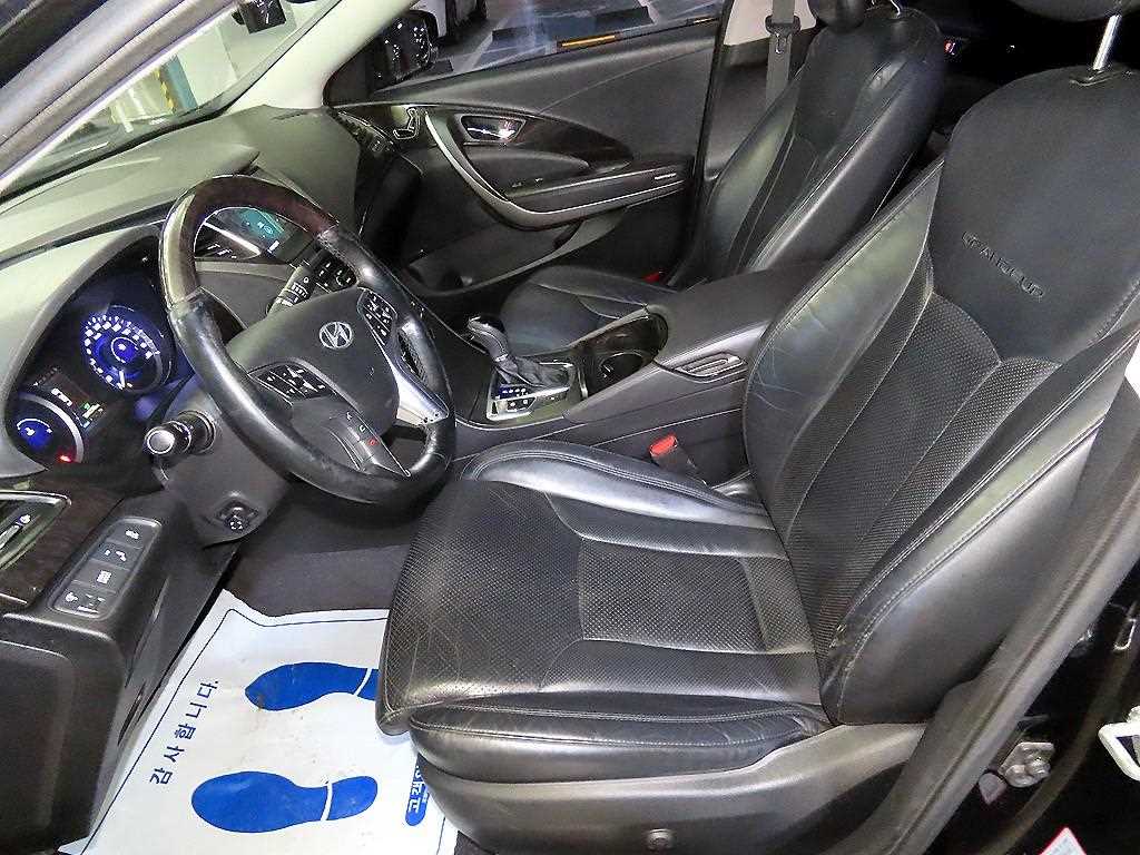 HYUNDAI Grandeur - Vista 6
