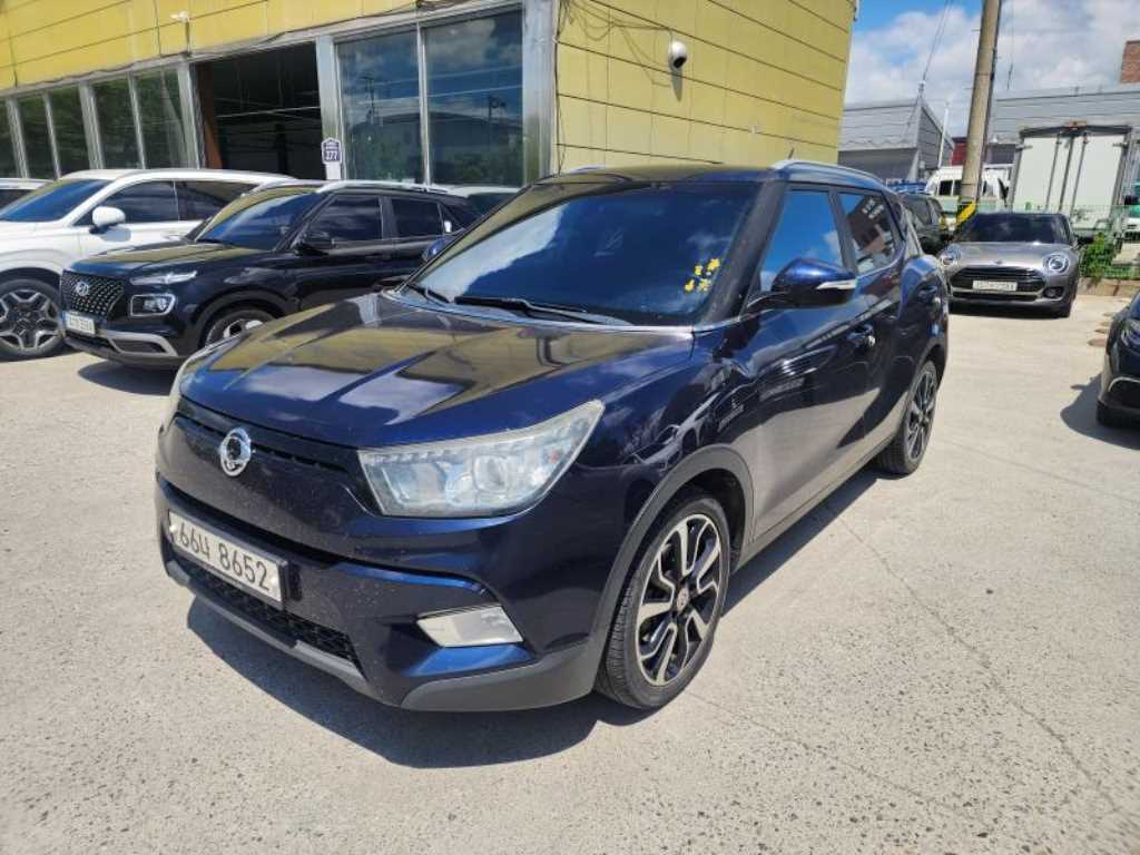 Ssangyong Tivoli - Vista 2