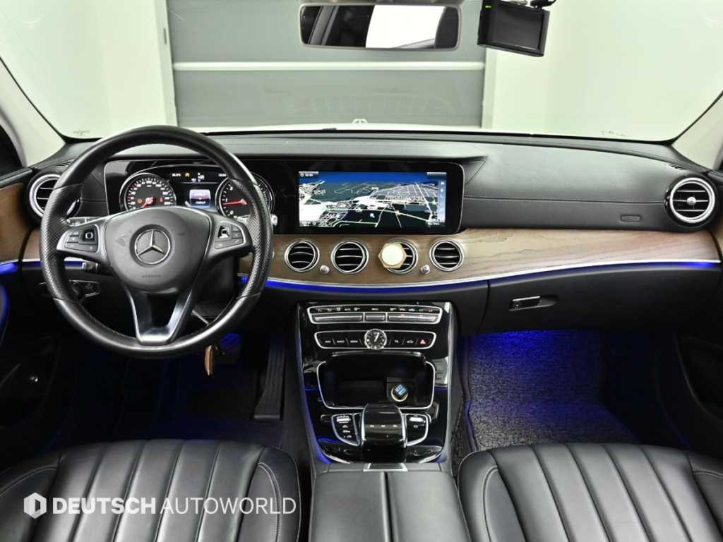 Mercedes Benz E class - Vista 7