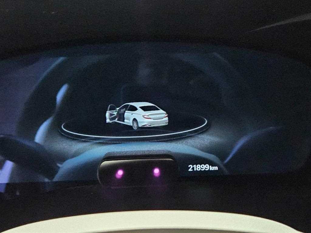 Genesis G70 - Vista 10