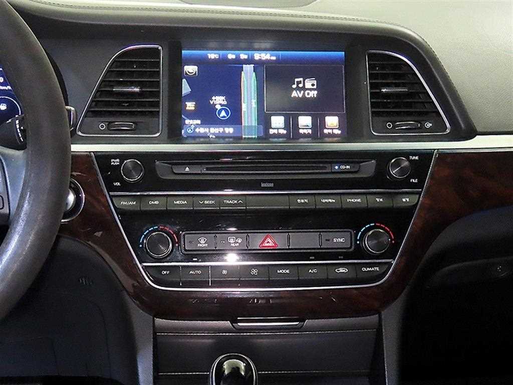 HYUNDAI Aslan - Vista 11