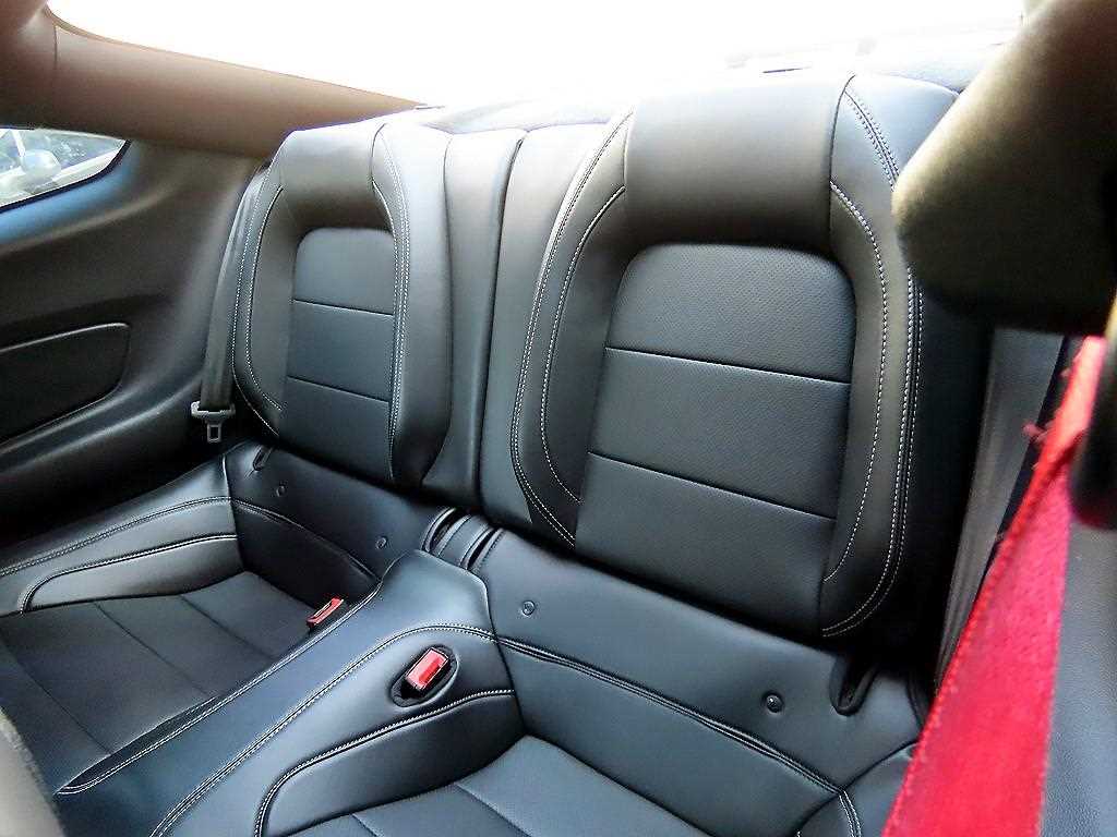 Ford Mustang - Vista 6