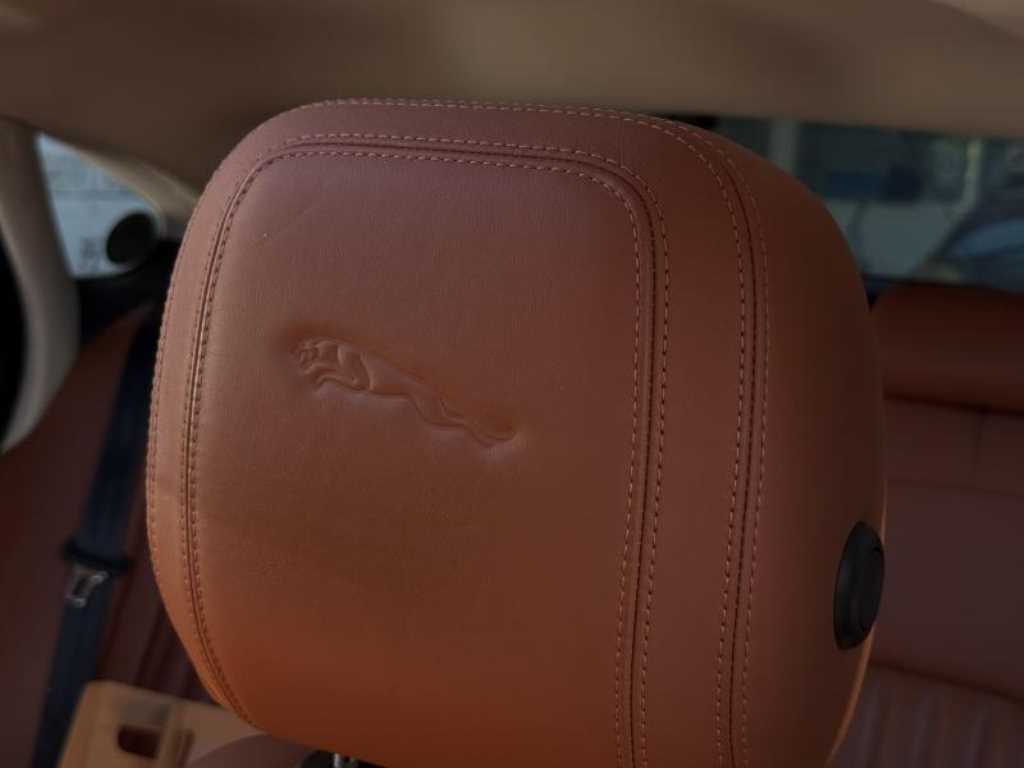 Jaguar XF - Vista 9