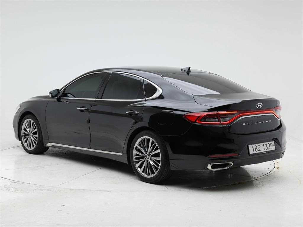 HYUNDAI Grandeur - Vista 2