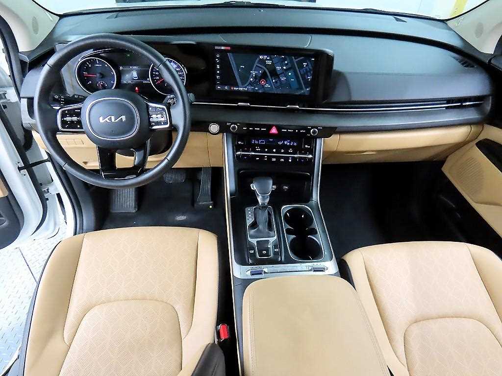 KIA Carnival - Vista 7