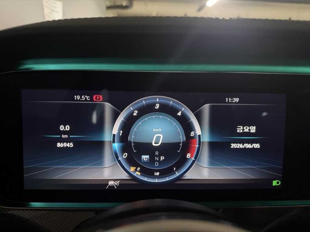 Mercedes Benz CLS Class - Vista 8