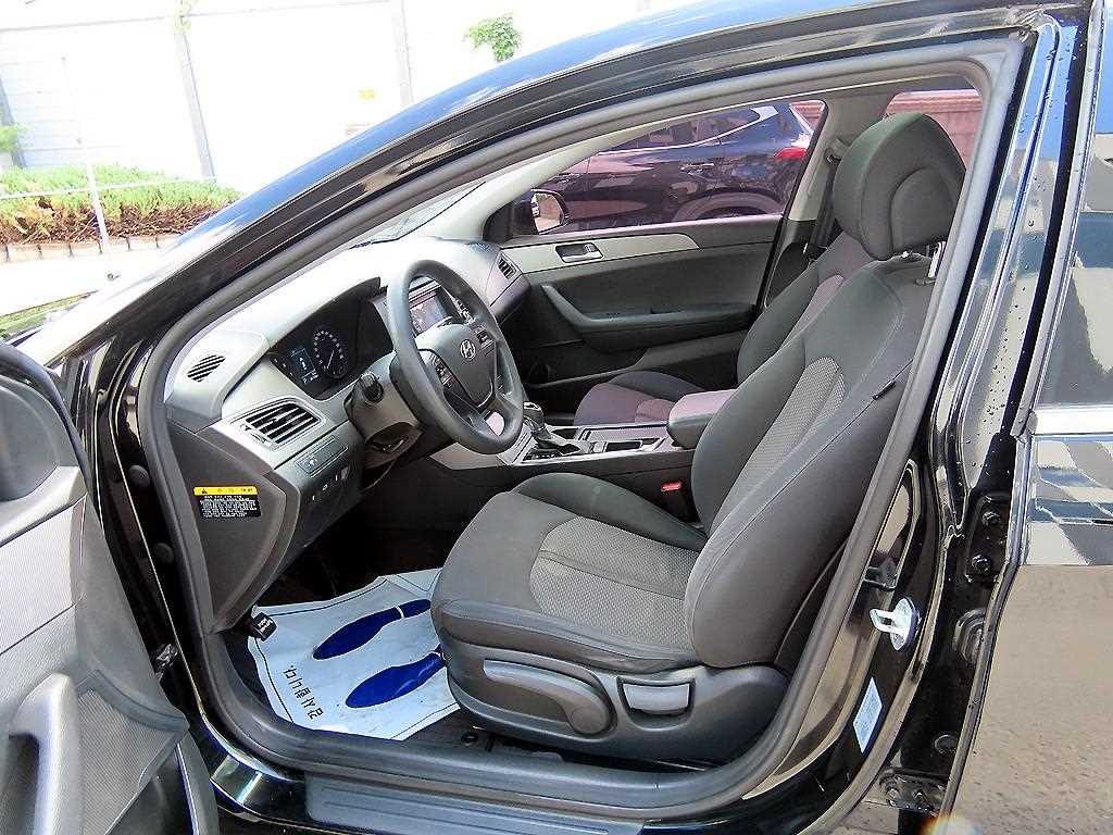 HYUNDAI Sonata - Vista 5