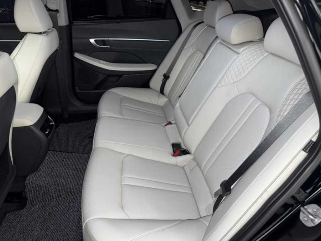HYUNDAI Sonata - Vista 7