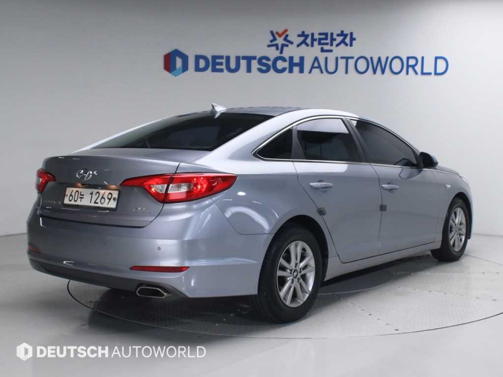 HYUNDAI Sonata - Vista 2
