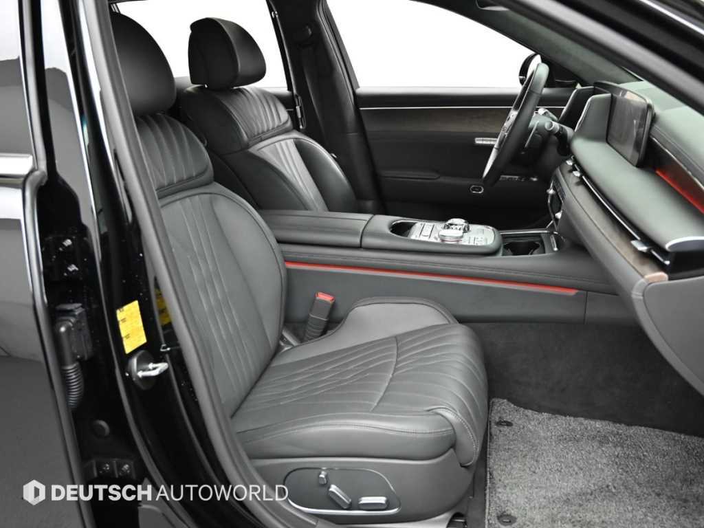 Genesis G90 - Vista 10