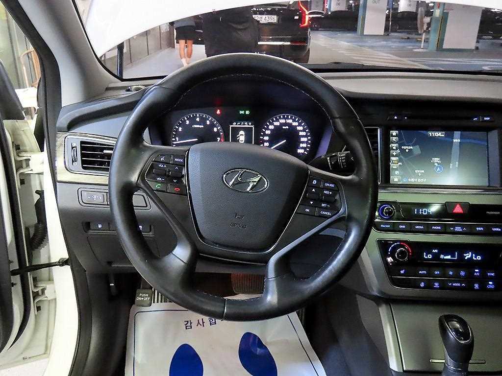 HYUNDAI Sonata - Vista 8