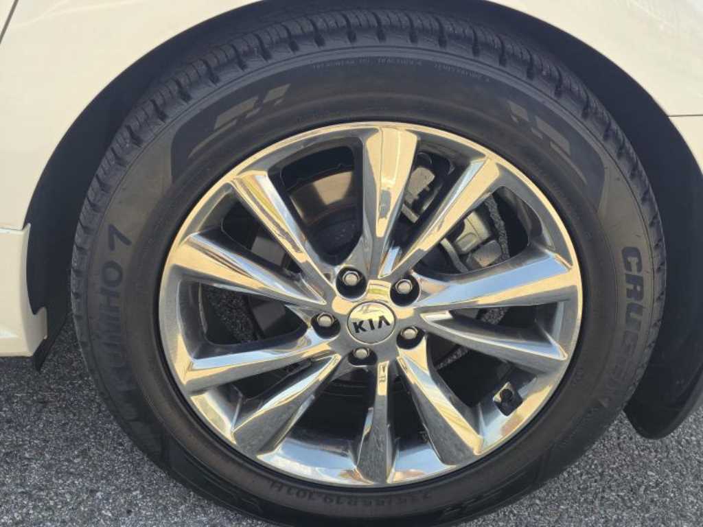 KIA Carnival - Vista 6