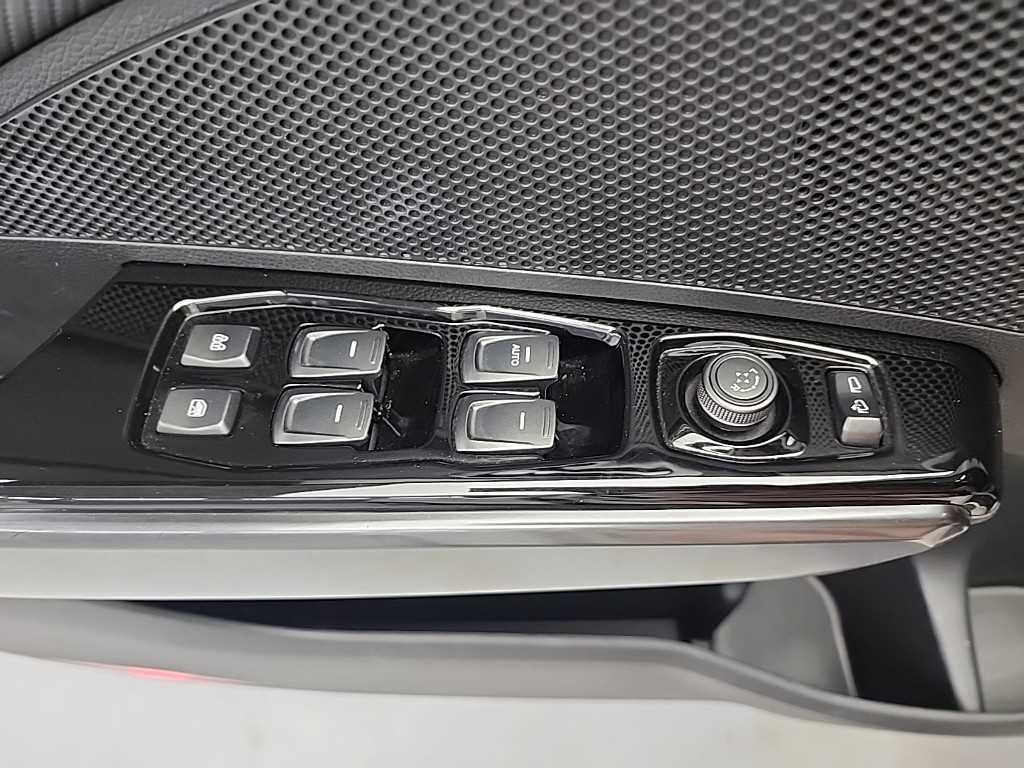 Ssangyong Tivoli 2022 Blanco - Importación desde Corea - HF Imports Iquique - Foto 15