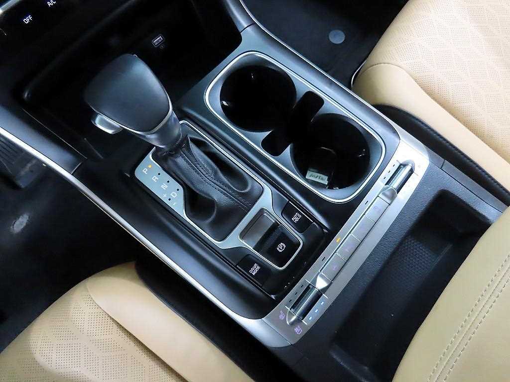 KIA Carnival - Vista 10