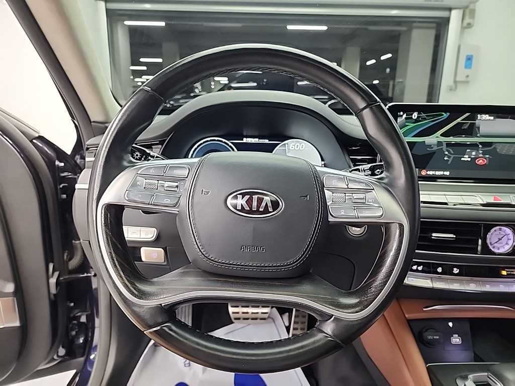 KIA K9 - Vista 9