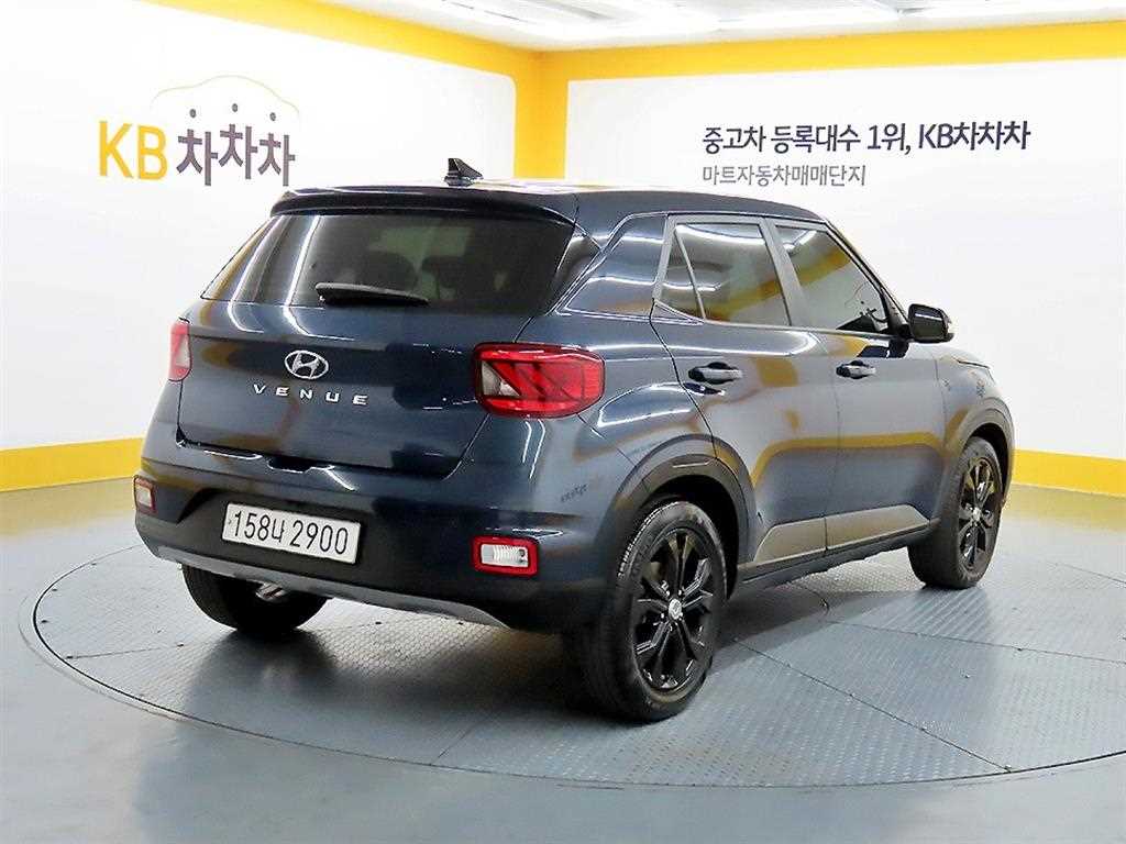 HYUNDAI Venue - Vista 4