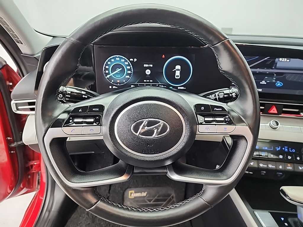 HYUNDAI Avante - Vista 9
