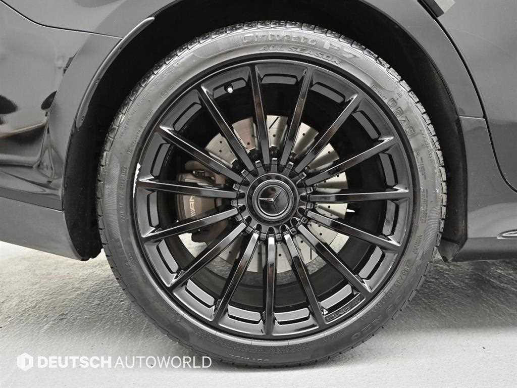 Mercedes Benz AMG GT - Vista 5