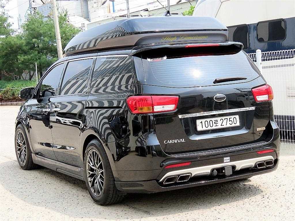 KIA Carnival - Vista 3