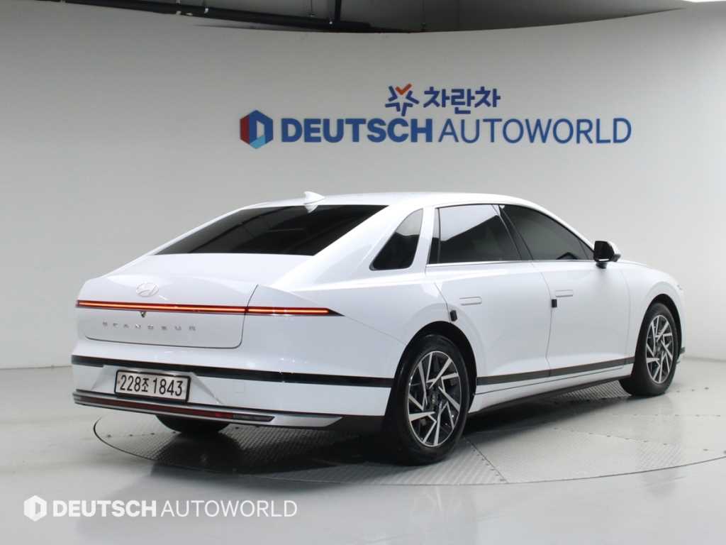 HYUNDAI Grandeur - Vista 2