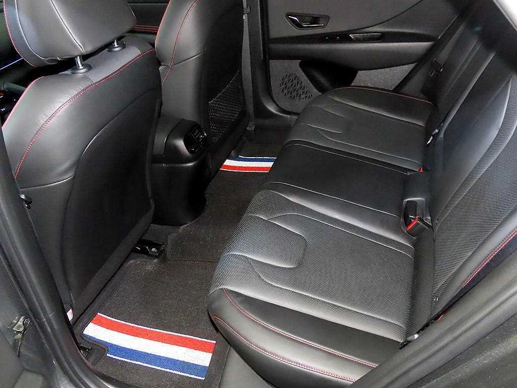 HYUNDAI Avante - Vista 7