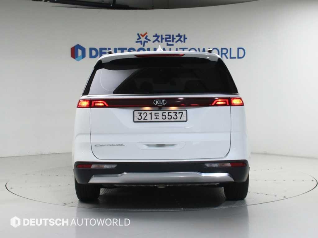 KIA Carnival - Vista 4