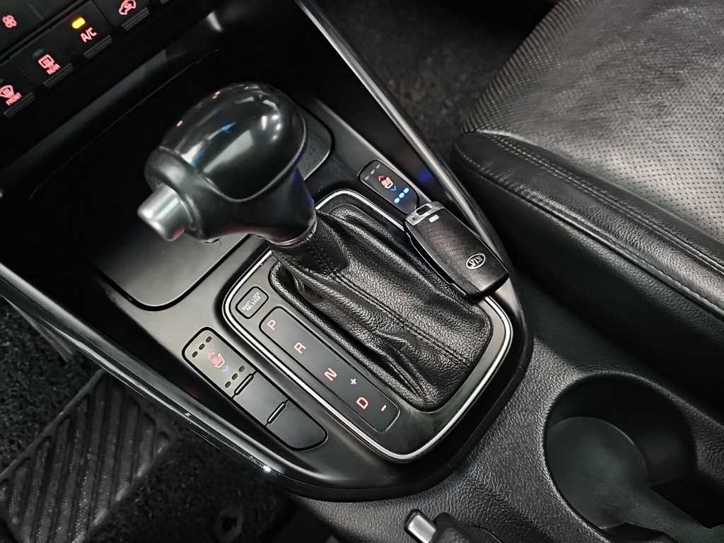 KIA Carens - Vista 8