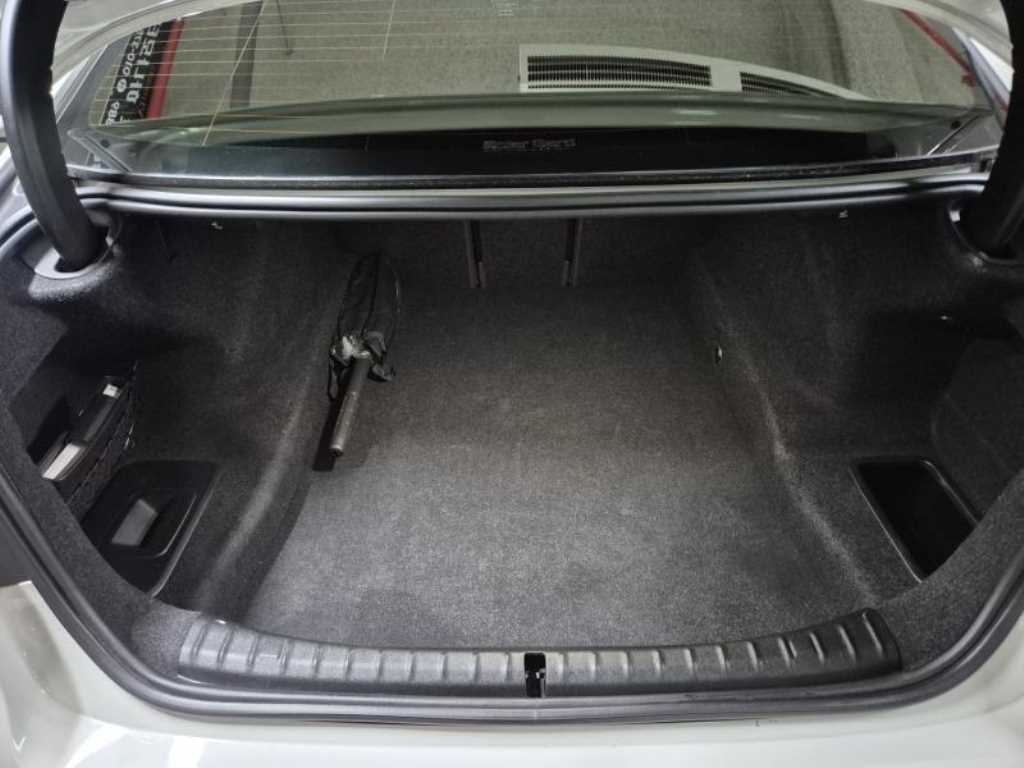 BMW 5 Series - Vista 5
