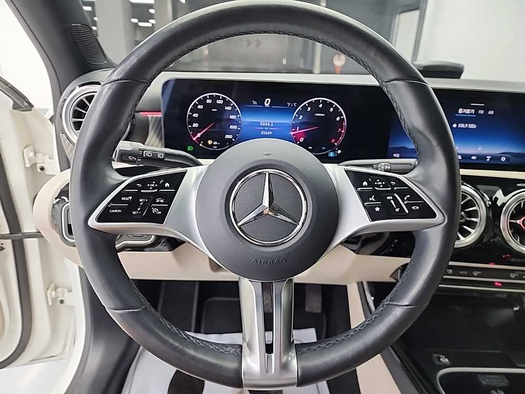 Mercedes Benz A Class - Vista 9