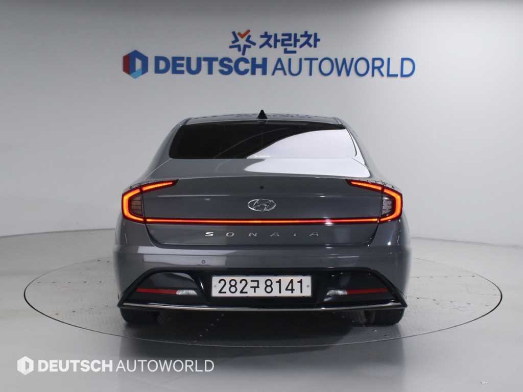 HYUNDAI Sonata - Vista 4