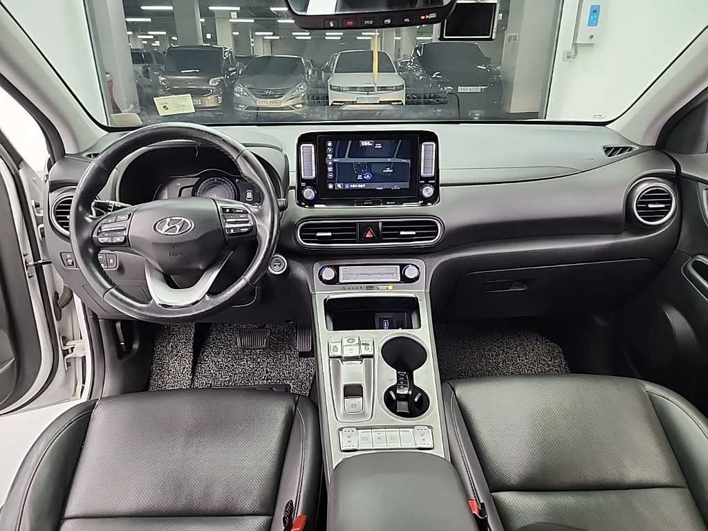 HYUNDAI Kona - Vista 7