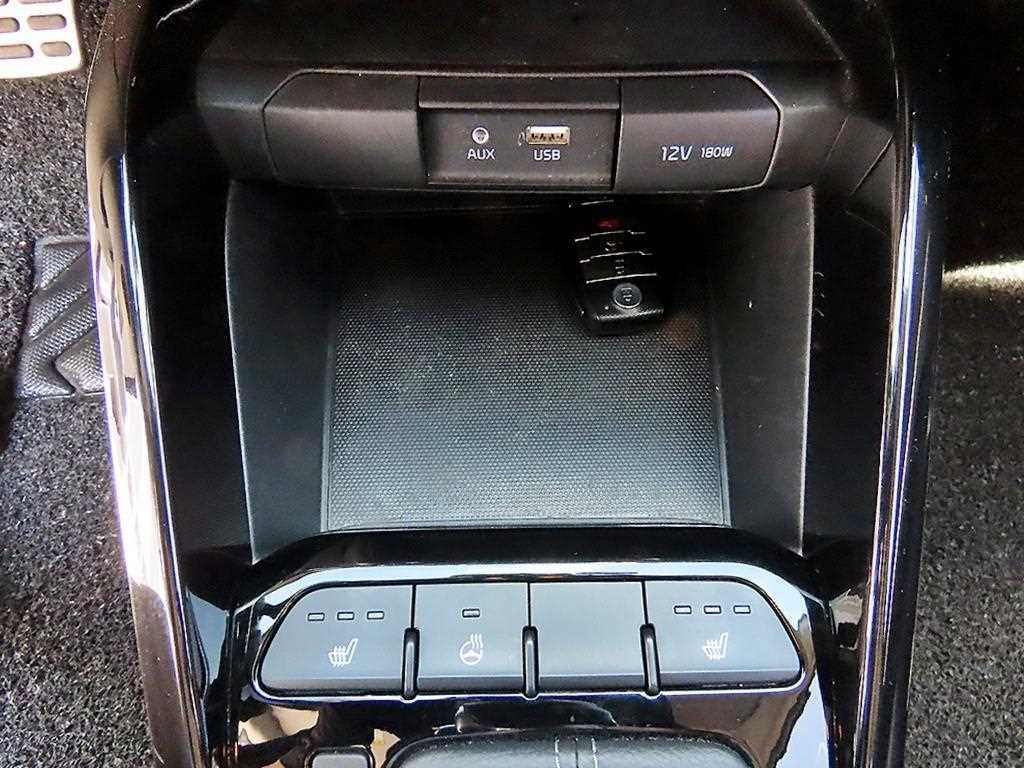 KIA Stonic 2018 Blanco - Importación desde Corea - HF Imports Iquique - Foto 13