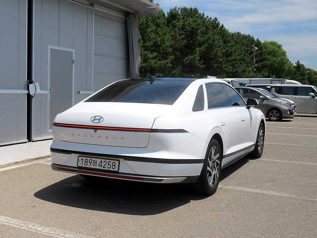HYUNDAI Grandeur - Vista 4
