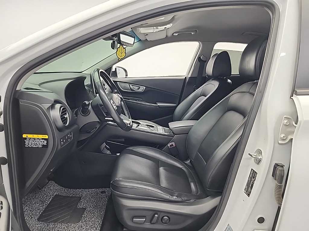 HYUNDAI Kona - Vista 11