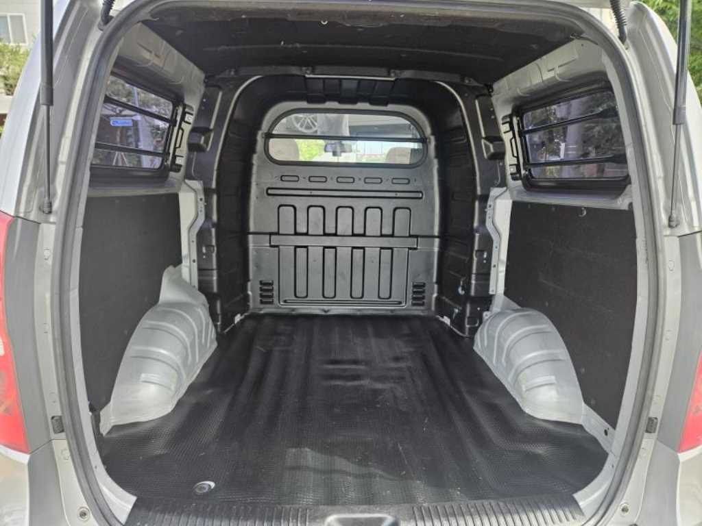 HYUNDAI Starex - Vista 9