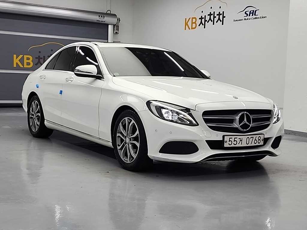Mercedes Benz C Class - Vista 5