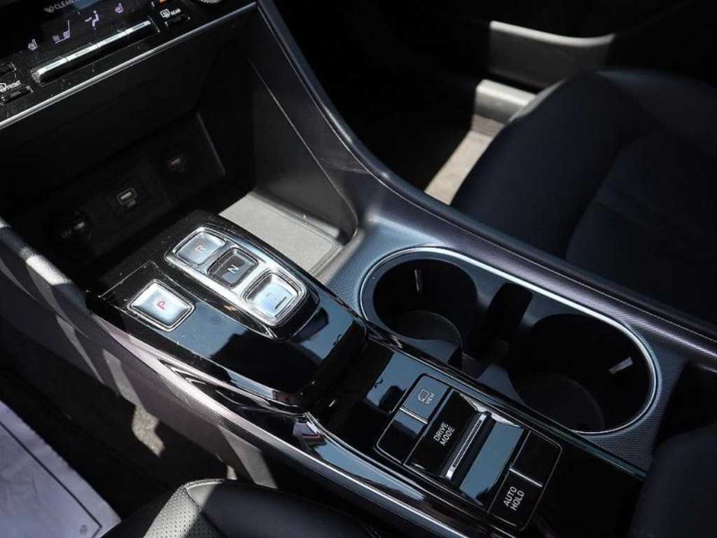 HYUNDAI Sonata - Vista 12