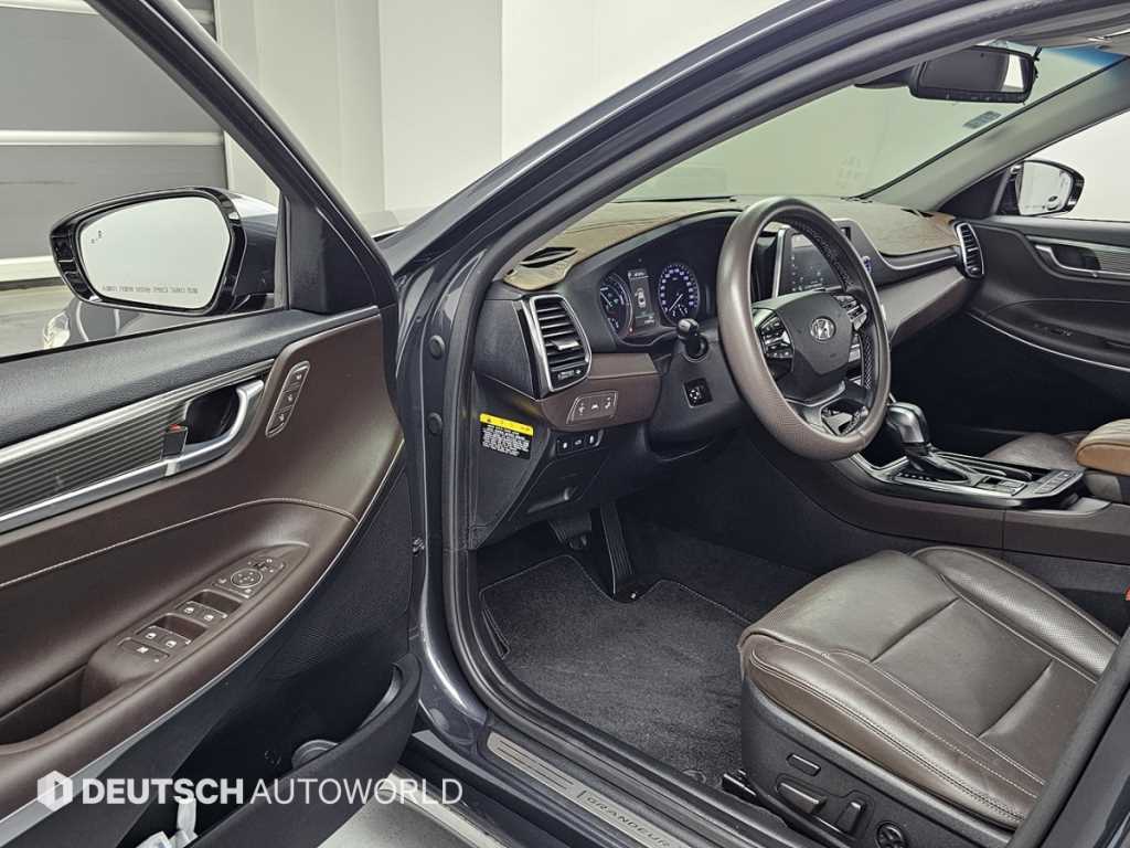 HYUNDAI Grandeur - Vista 11