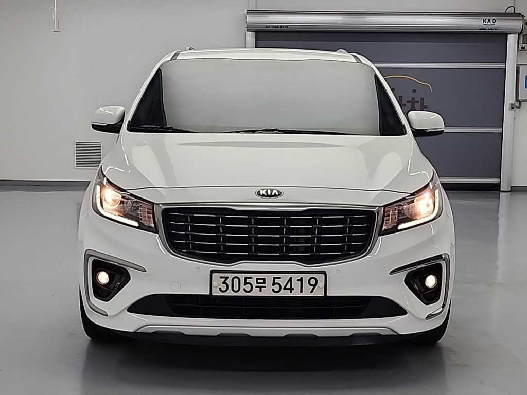 KIA Carnival - Vista 2