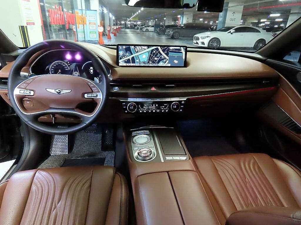 Genesis G80 - Vista 10
