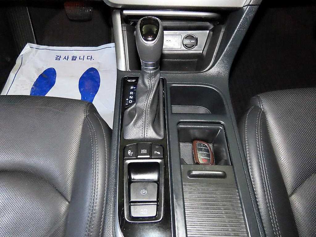 HYUNDAI Sonata - Vista 12