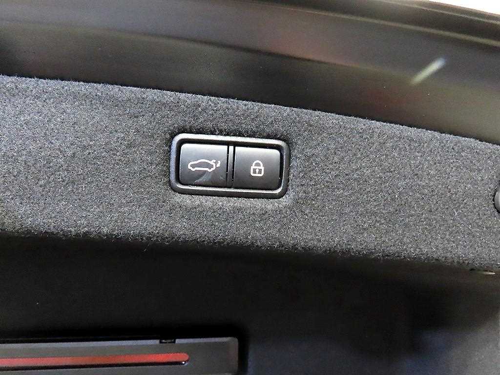 Genesis G90 2019 Negro - Importación desde Corea - HF Imports Iquique - Foto 16