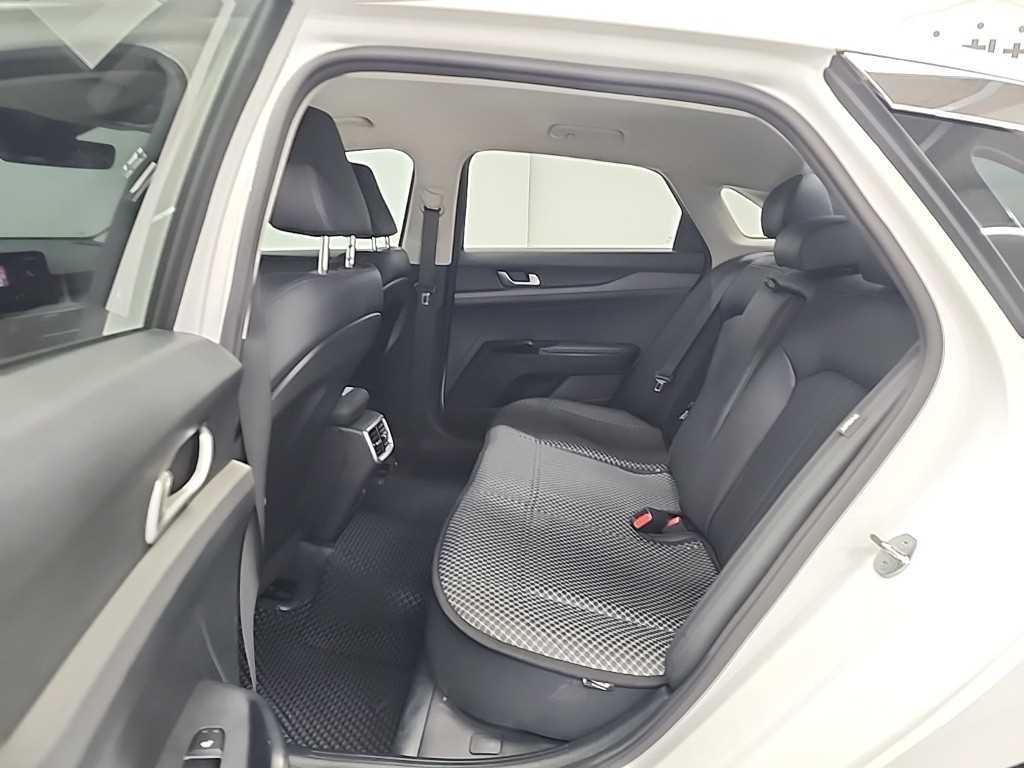 KIA K5 - Vista 12