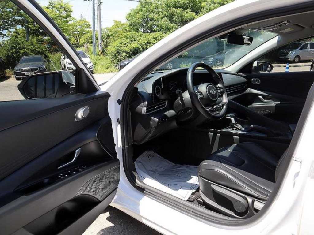 HYUNDAI Avante - Vista 6