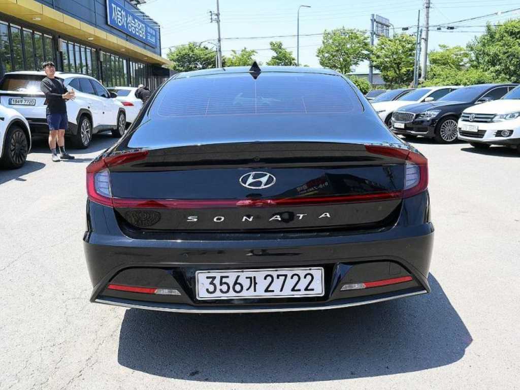 HYUNDAI Sonata - Vista 4