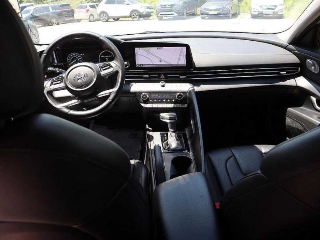 HYUNDAI Avante - Vista 5